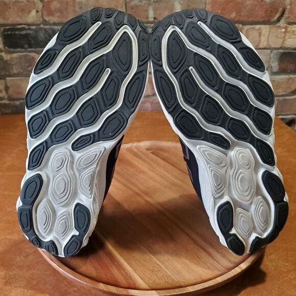 New Balance Fresh Foam X 880v14 Black Road Running Shoes Women's 9.5 Men's 8 - Picture 15 of 16